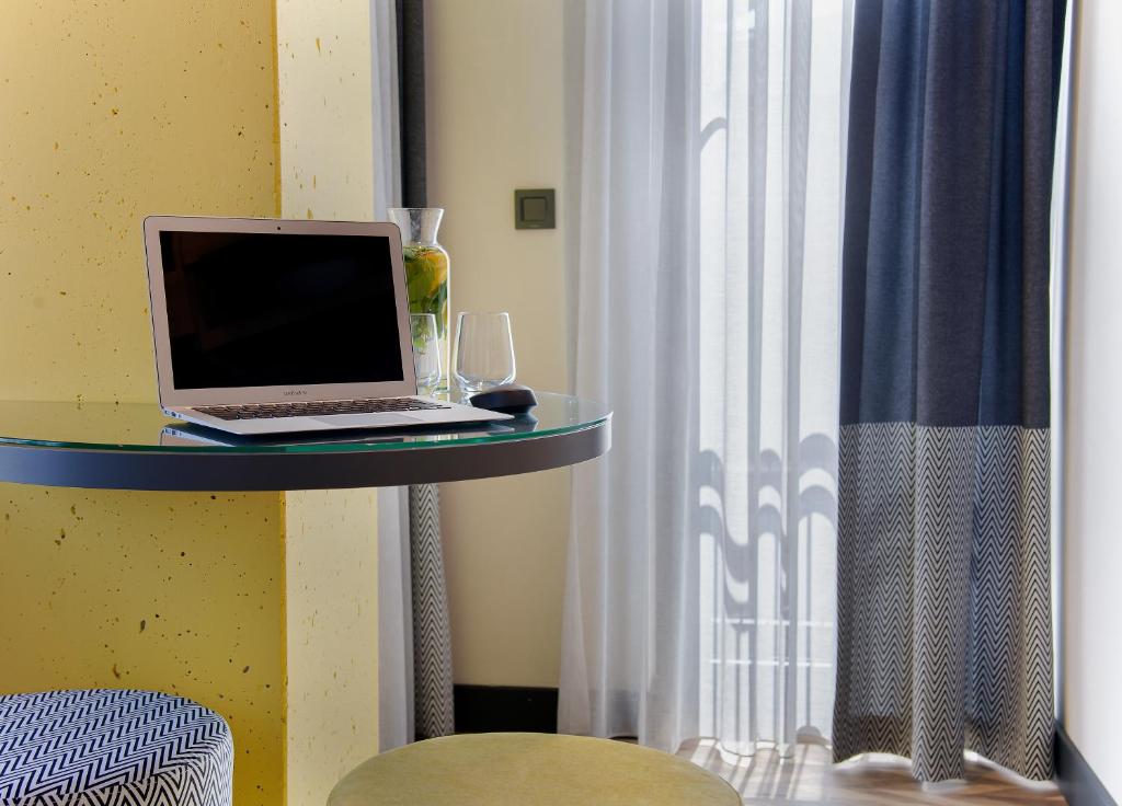 Trend Suites CYCLE - 19