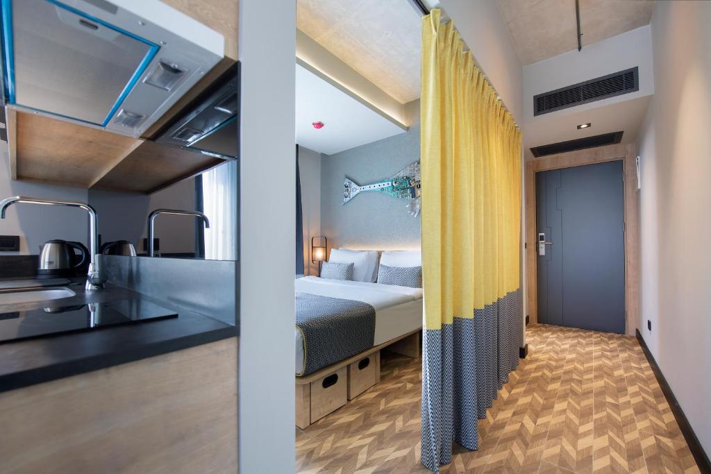 Trend Suites CYCLE - 15