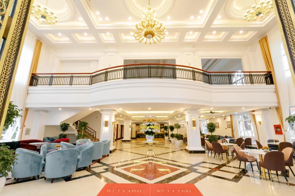 Lam Sơn White Palace Hotel