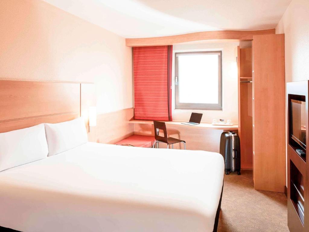 ibis London Elstree Borehamwood photo