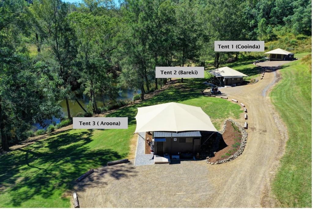 Příroda nedaleko luxury tent
