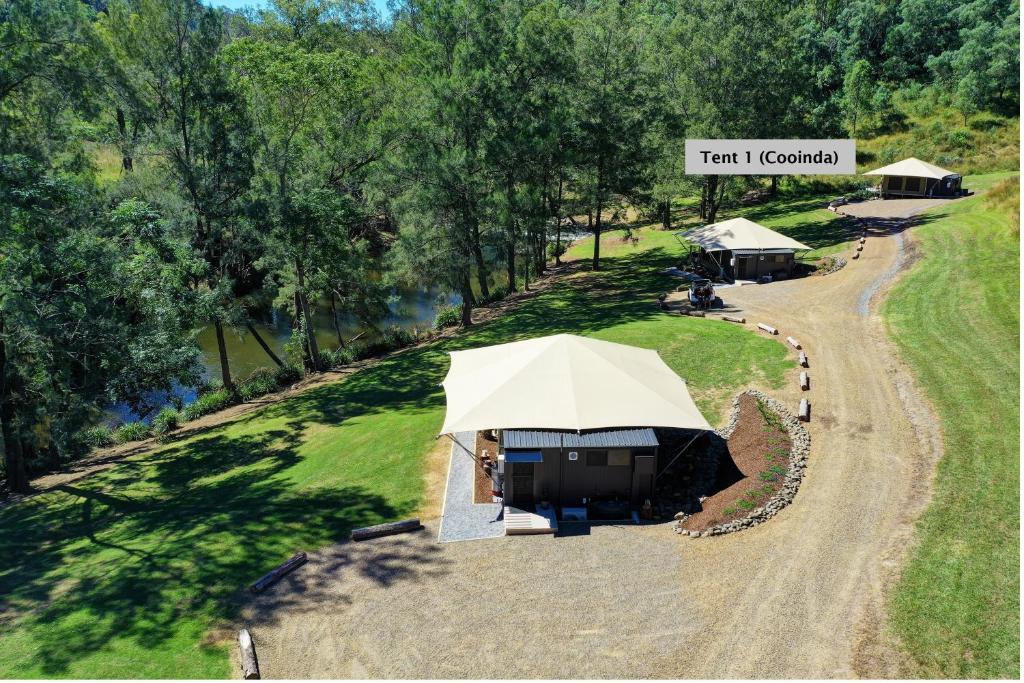 Příroda nedaleko luxury tent