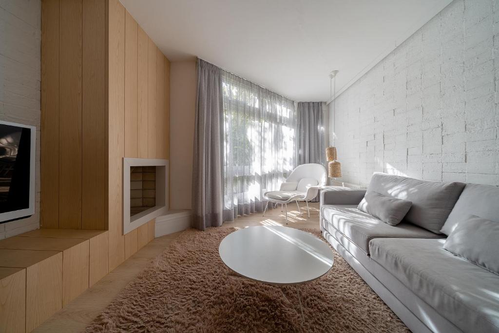  Flat Prodigy Serrano Hotel