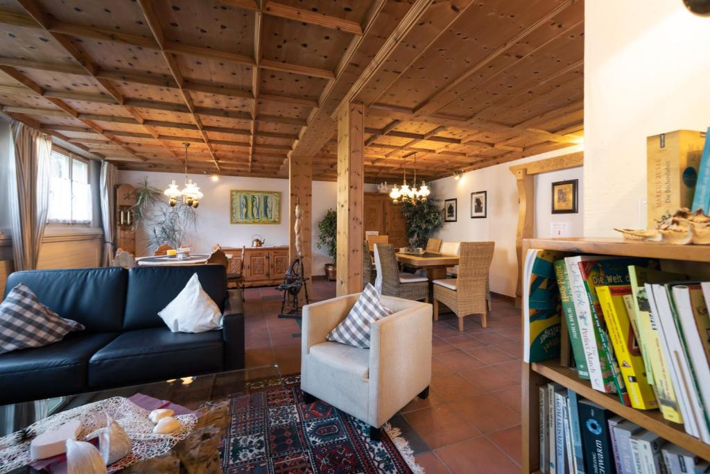 Posezení v ubytování Garni Hotel Torkelbündte