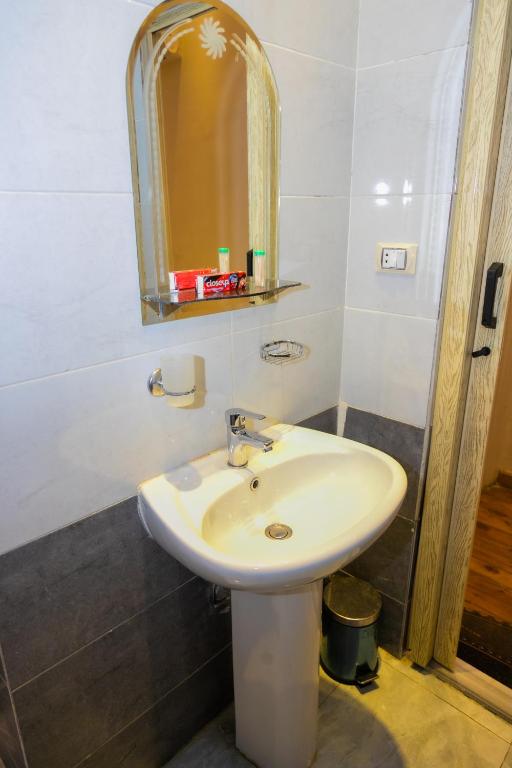 A bathroom at Regency inn