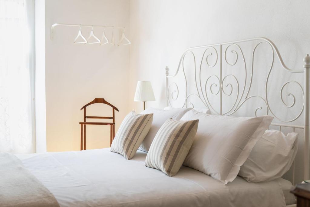 Rose Apartment by Quokka 360 - refined two-bedroom apartment with garden - Resim 27