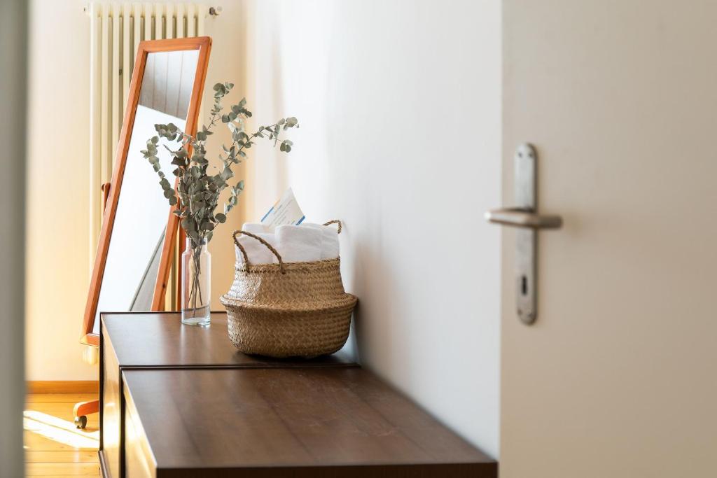 Rose Apartment by Quokka 360 - refined two-bedroom apartment with garden - Resim 13