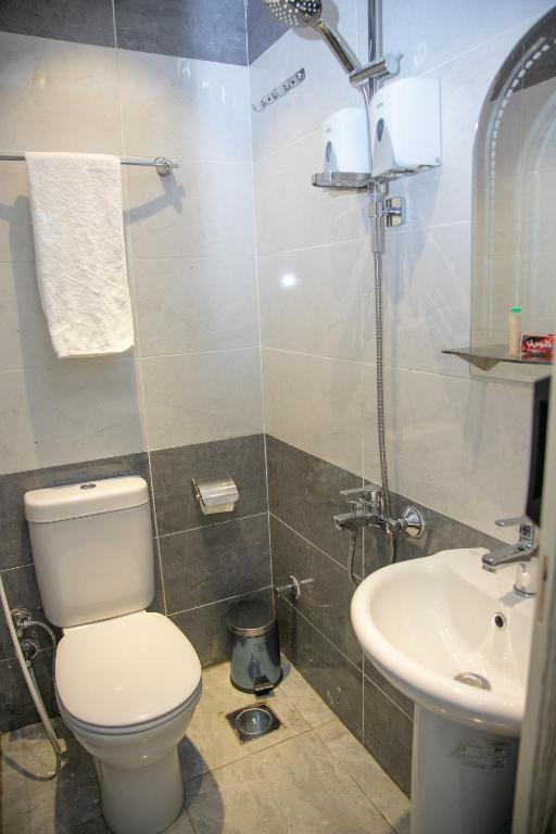 A bathroom at Regency inn
