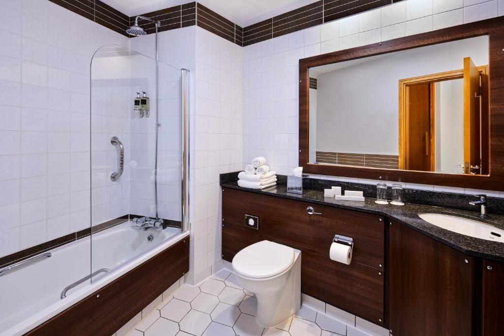 Koupelna v ubytování Handel's Hotel