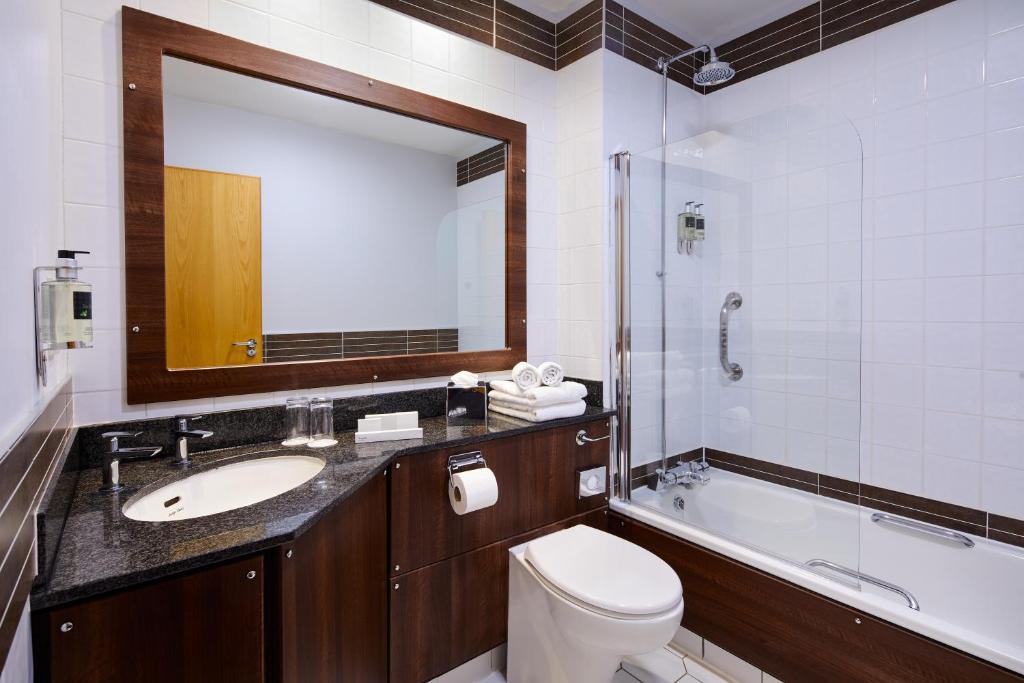 Koupelna v ubytování Handel's Hotel