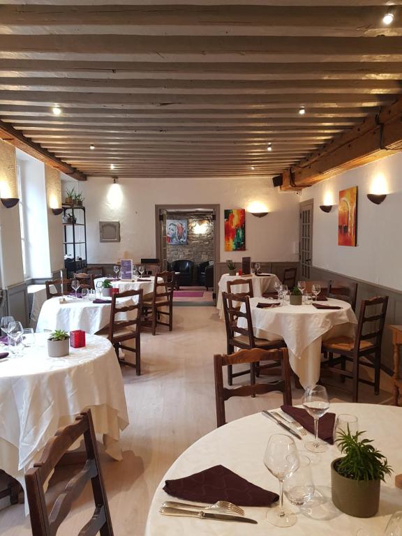 Restaurace v ubytování Logis Hôtel restaurant Chez Jeannette