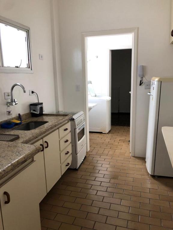  Lindo Apartamento vista para o mar 50m da Praia