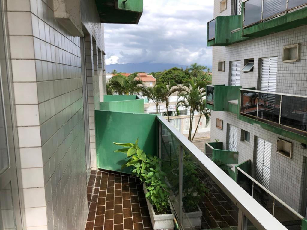  Lindo Apartamento vista para o mar 50m da Praia
