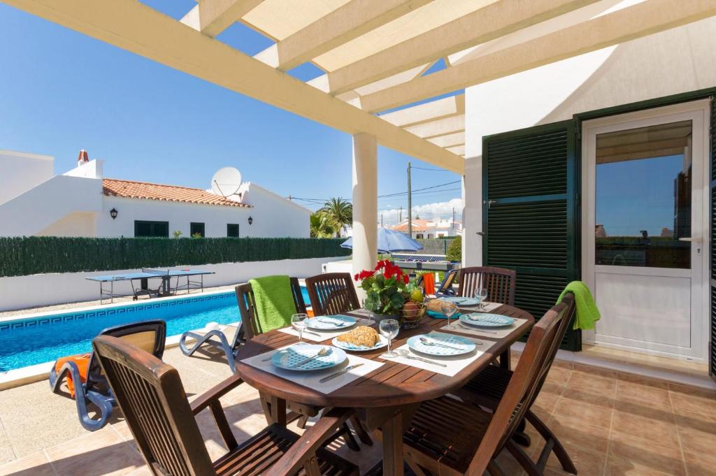 The swimming pool at or close to Villa Leander by Villa Plus