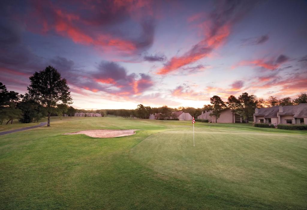 Golf v rezortu nebo okolí