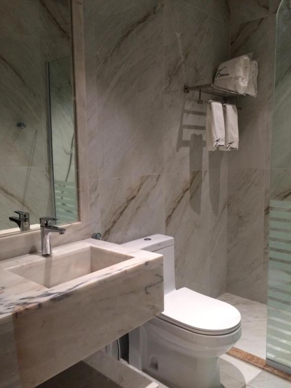 Koupelna v ubytování Lavender Serviced Apartments