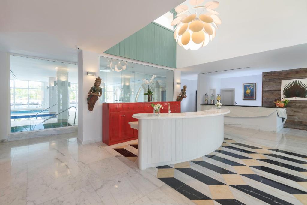 TV a/nebo společenská místnost v ubytování Iberostar Selection Coral Bávaro - All Inclusive