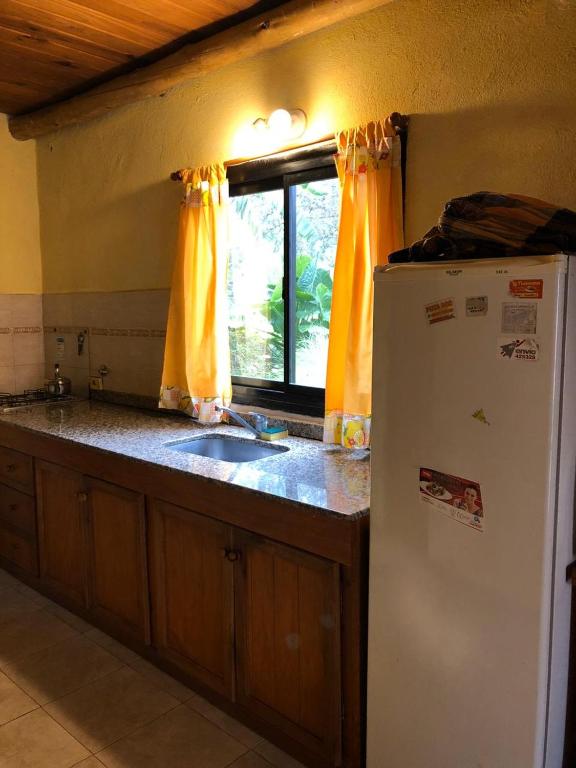 Kuchyň nebo kuchyňský kout v ubytování Cabañas Altos de Artalaz
