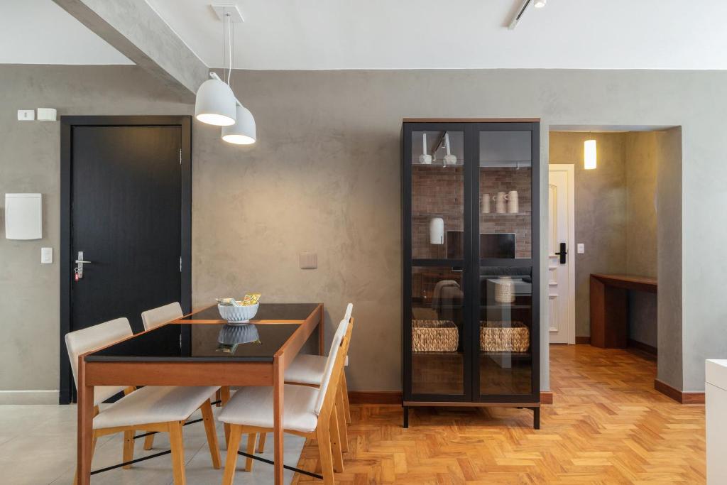  Apartamento amplo 2 quartos e garagem - Jardins