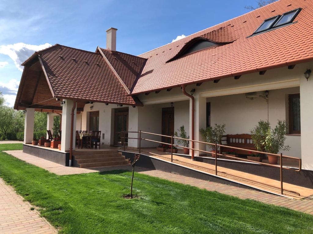 Kiscsere Vendégház - Appartement