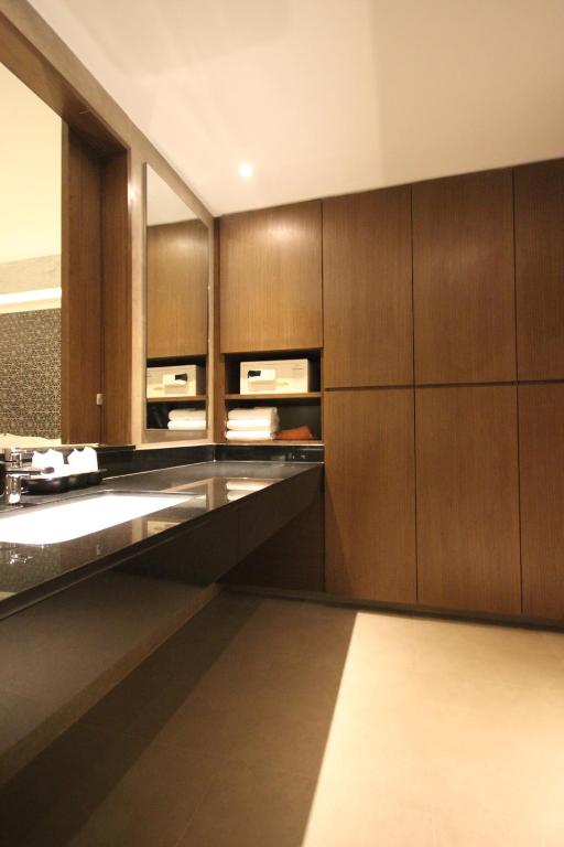 Season Five Hotel - Resim 38