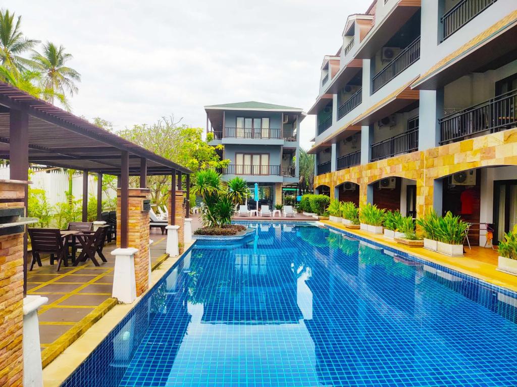 una foto della piscina di un hotel di V-Condominium a Chaweng Beach