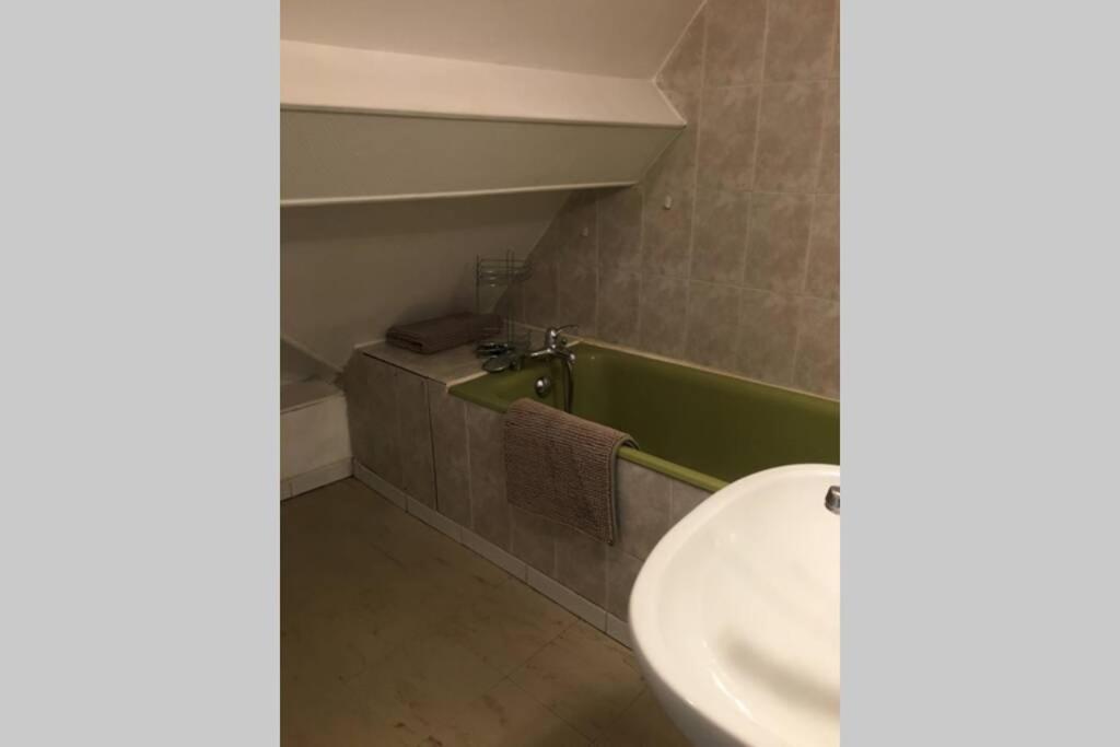 Appartement à Briare Le Canal avec wifi & répéteur avec deux chambres, 4 personnes