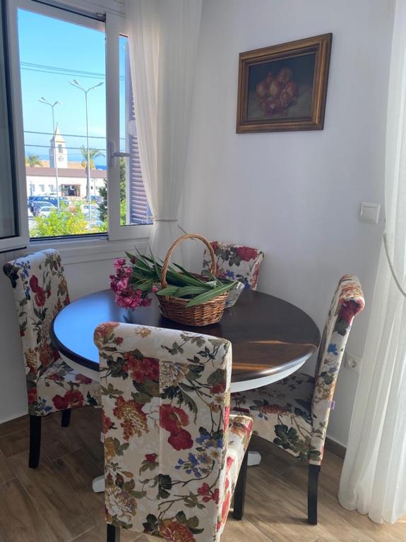 Część wypoczynkowa w obiekcie Reginas Apartments