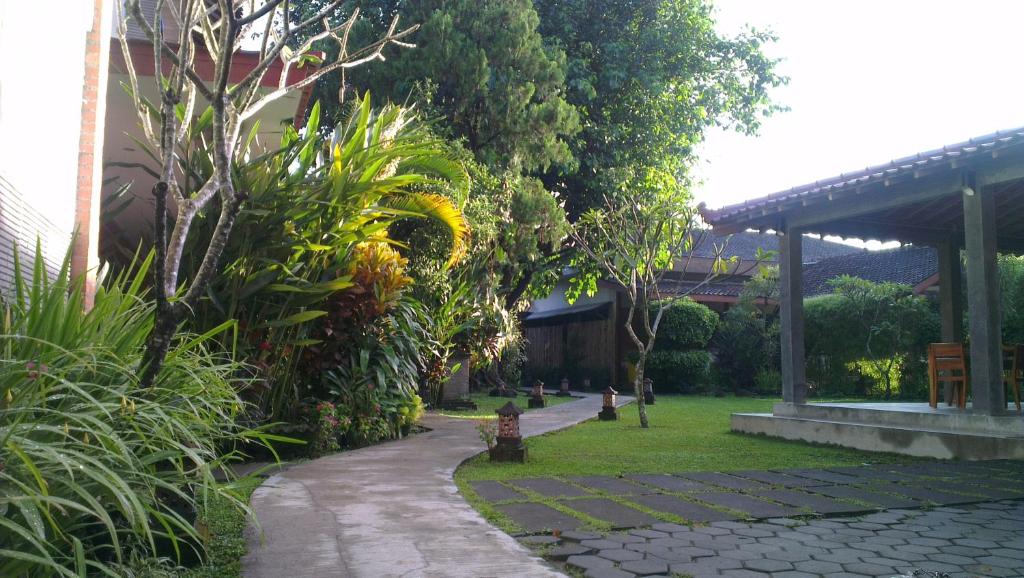 Zahrada ubytování Puri Pangeran Hotel