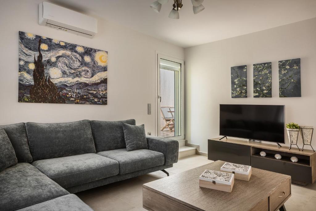 A seating area at Serenity Home