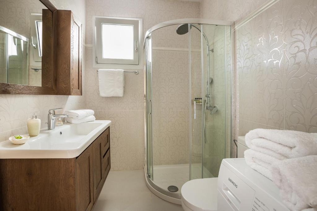 A bathroom at Serenity Home