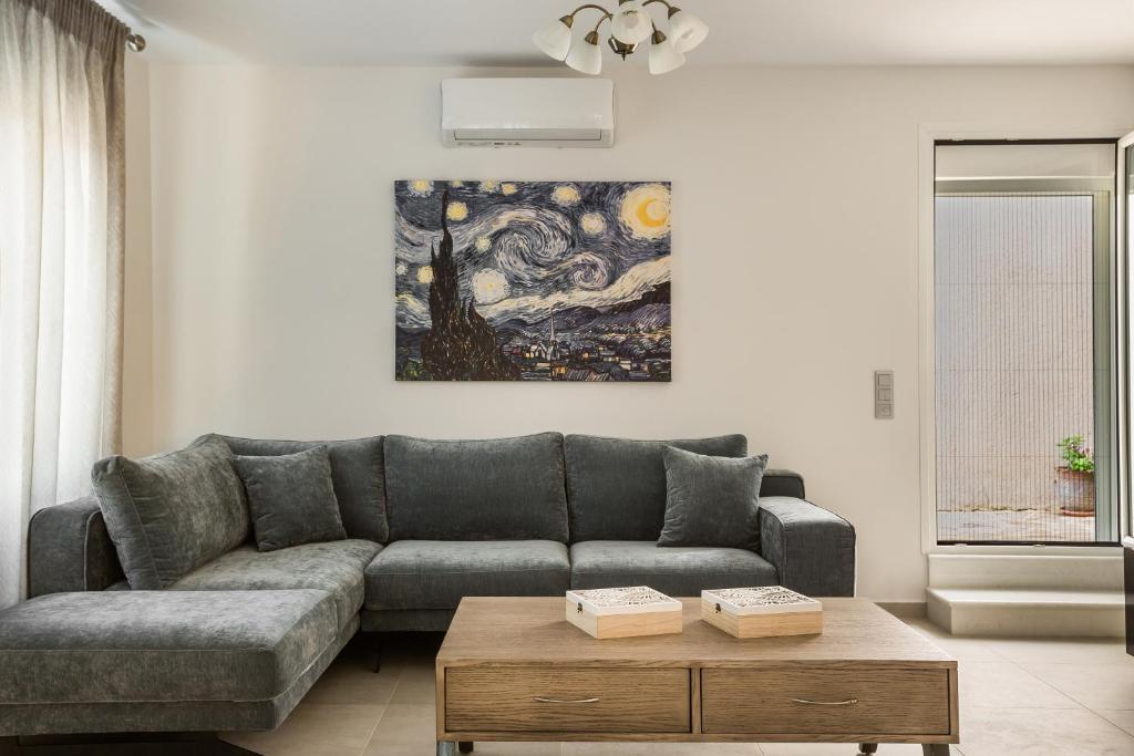A seating area at Serenity Home