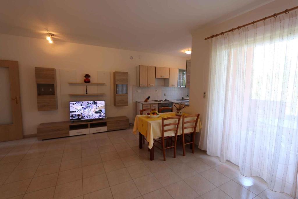 Kuchyňa alebo kuchynka v ubytovaní Apartment in Silo/Insel Krk 13582