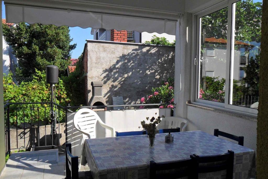 Fotografie z fotogalerie ubytování Two-Bedroom Apartment in Selce III v destinaci Selce