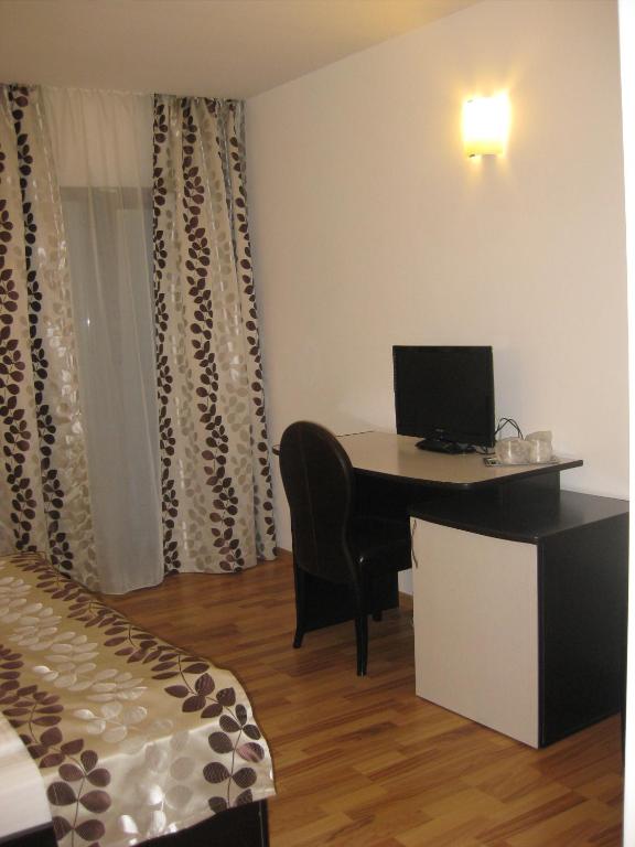 TV a/nebo společenská místnost v ubytování Hotel Anina