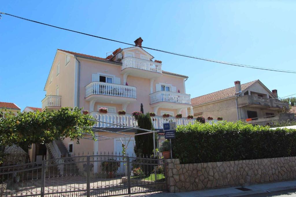 Fotografia z galérie ubytovania Two-Bedroom Apartment Malinska near Sea 1 v Malinskej