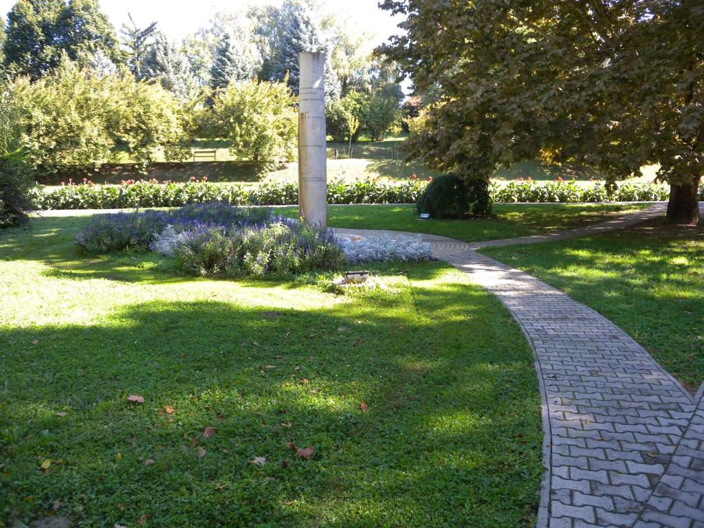 Ogród w obiekcie Apartment Zalakaros 8