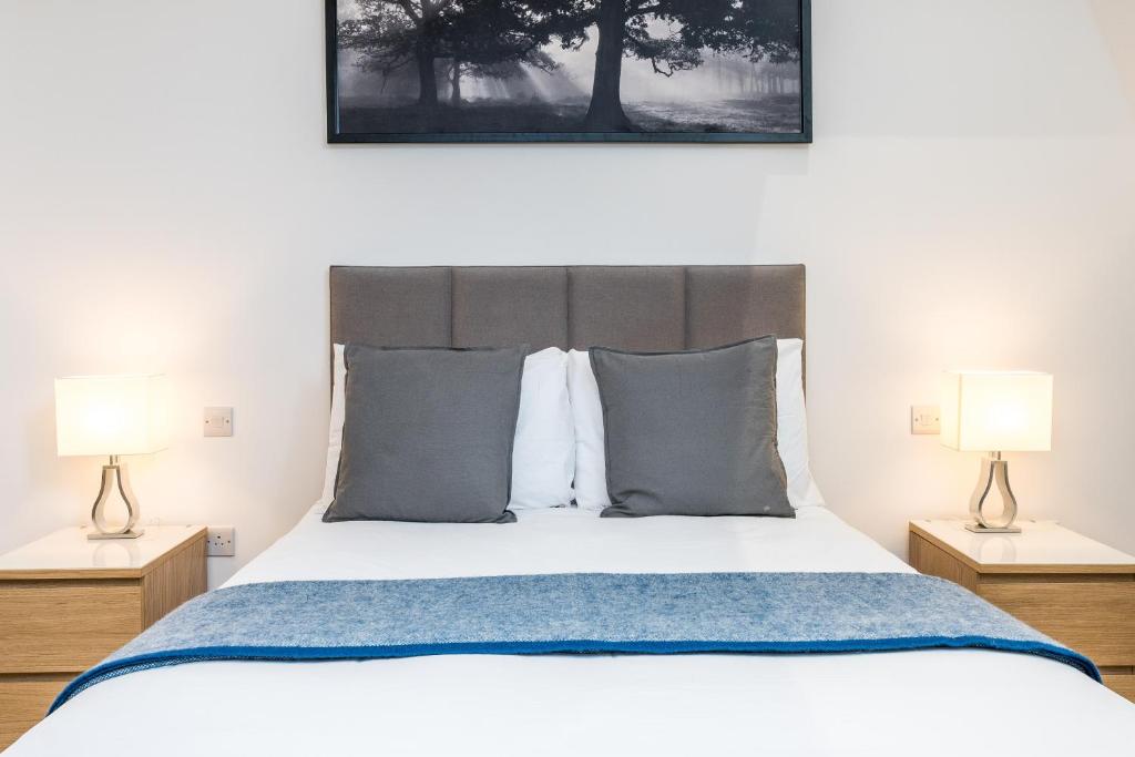 Greenwich Family Stay - Family Room With Private Bathroom