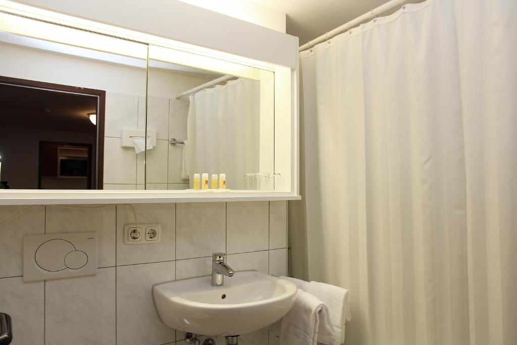 
Studio Apartment (3 Adults)
