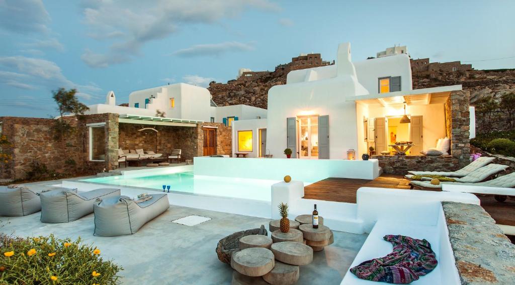 Bazén v ubytování Villa Jasper by Mykonos Stays nebo v jeho okolí