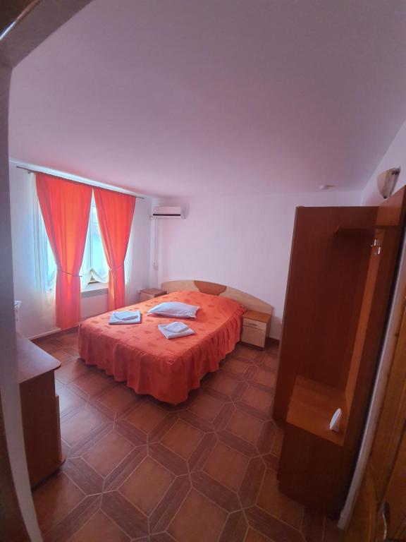 Letto o letti in una camera di Lake View
