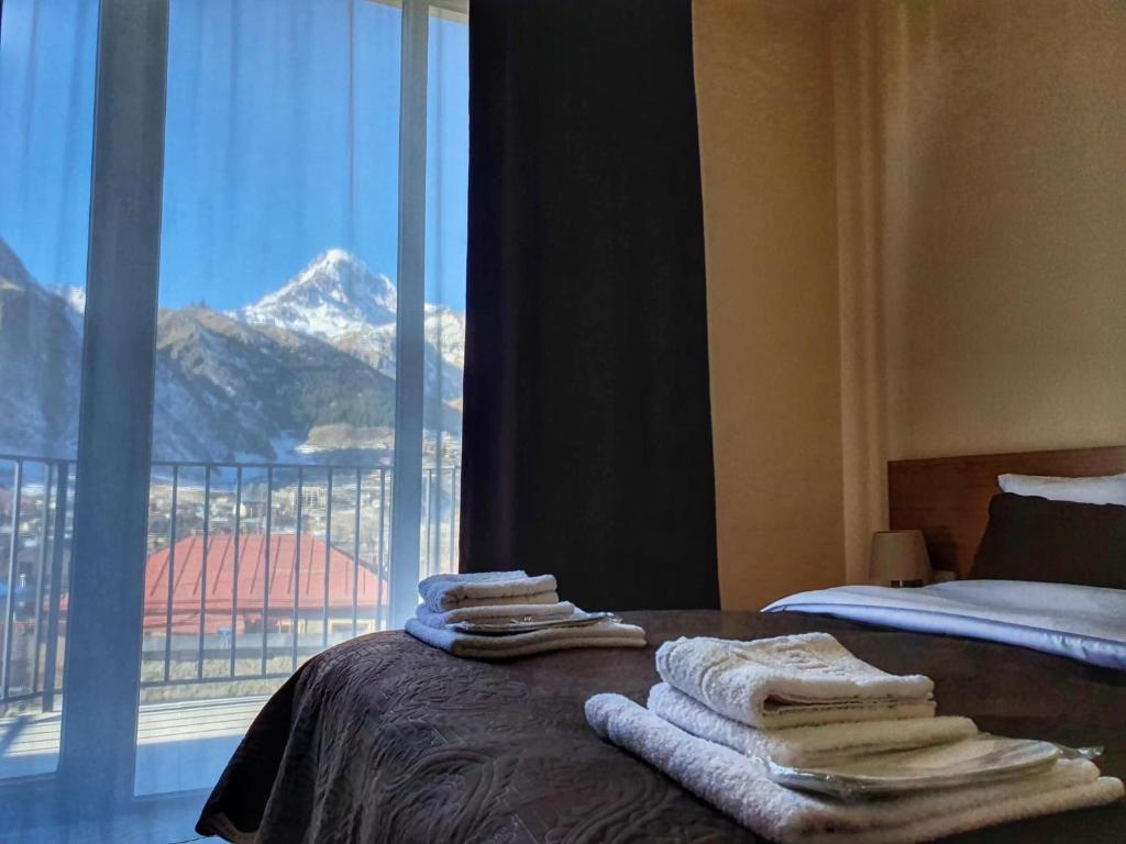 Nespecifikovaný výhled na hory nebo výhled na hory při pohledu z hotelu