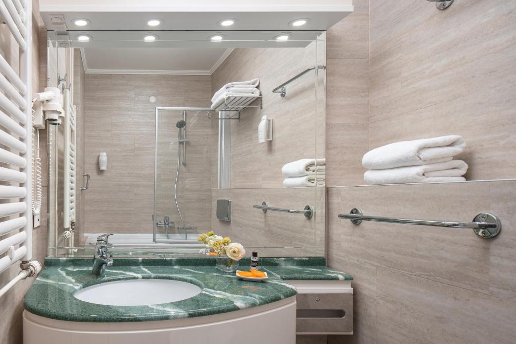 A bathroom at Valamar Meteor Hotel