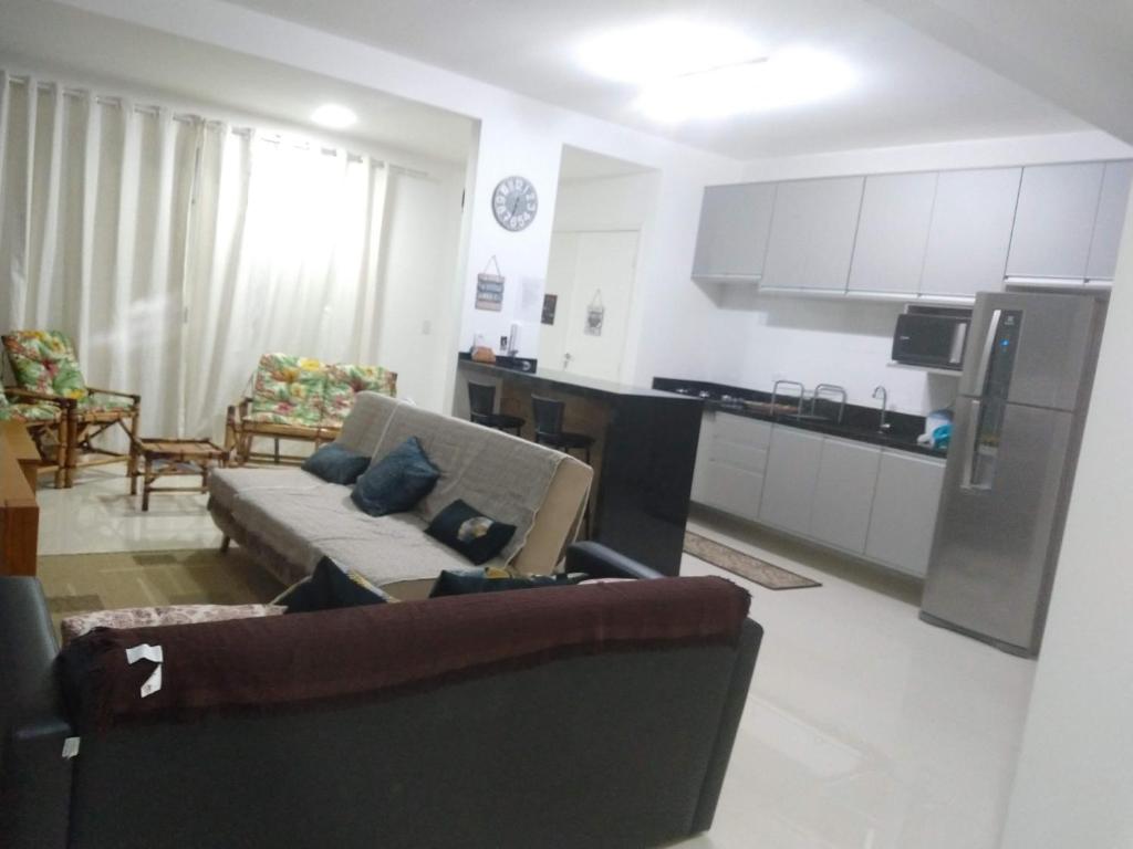  Casa nova 3 Suítes frente a praia de Massaguaçu Caraguatatuba