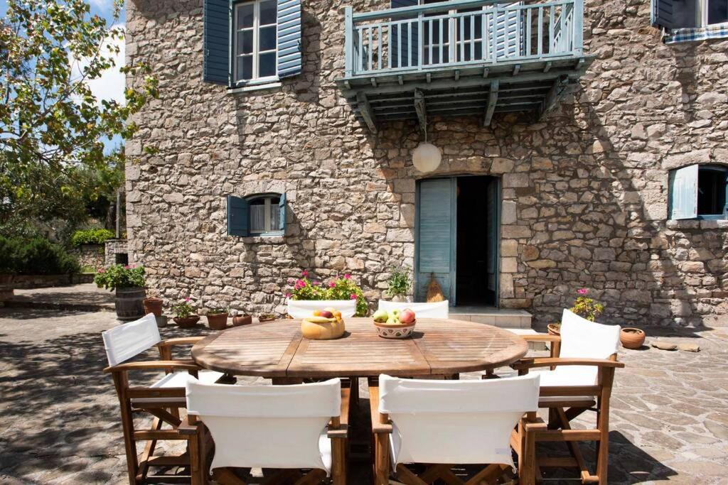 Splendid stone house with vineyard close to Pylos - Housity