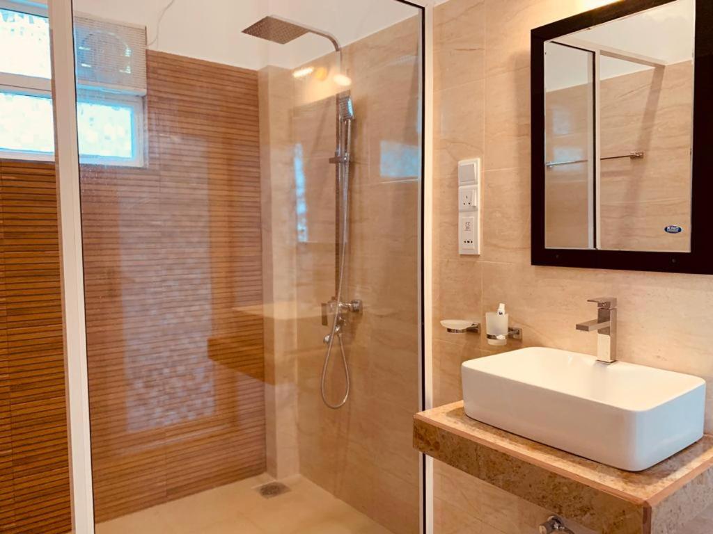 Elegant Lake Yala Safari House - 3