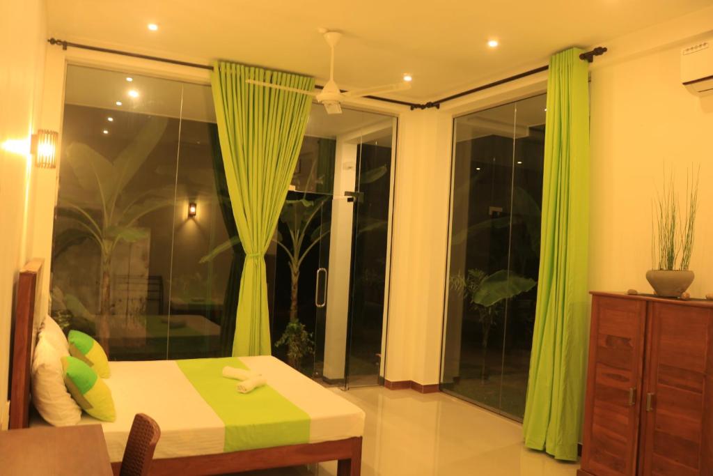 Elegant Lake Yala Safari House - 1