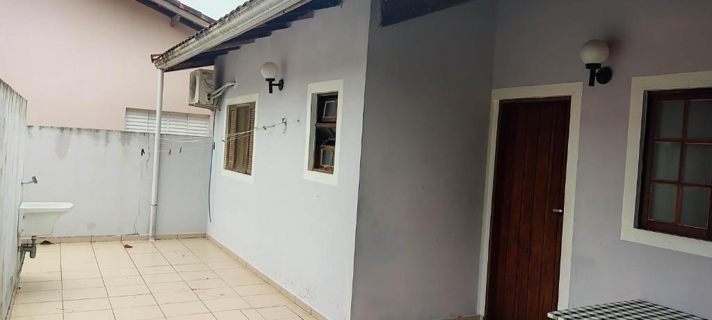  Casa completa 50 metros da praia