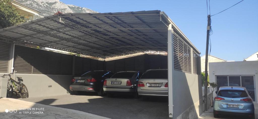 Fotografia z galérie ubytovania Apartmani Leo-Marin v destinácii Makarska