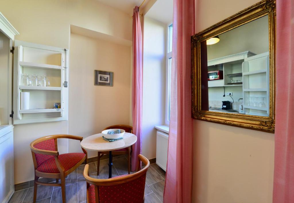 Altwienerhof Boutique Hotel廚房或簡易廚房